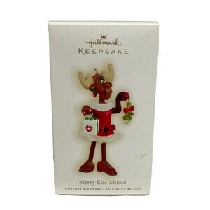 NEW Hallmark 2009 Merry Kiss-Moose Mistletoe Shopping Gift Keepsake Ornament
